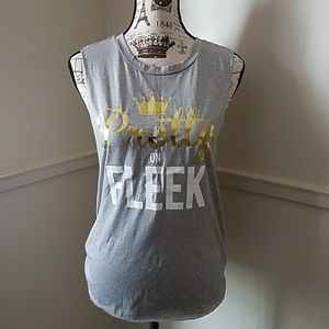 Gray "Pretty on Fleek" Top
